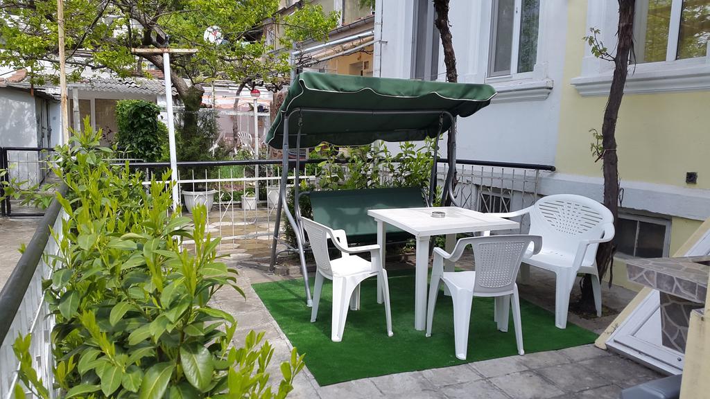 Hostel Rayska Yabalka Varna Extérieur photo