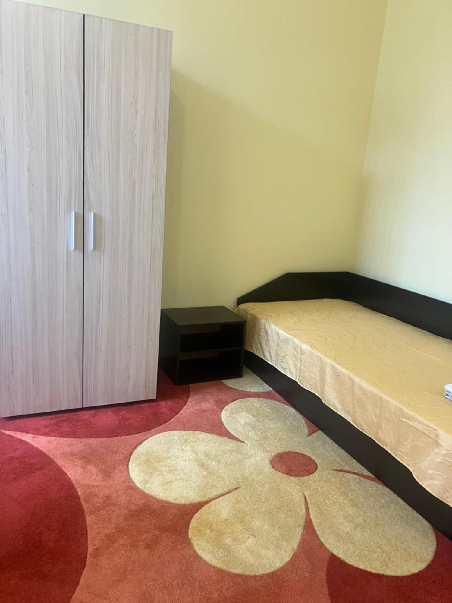 Hostel Rayska Yabalka Varna Extérieur photo
