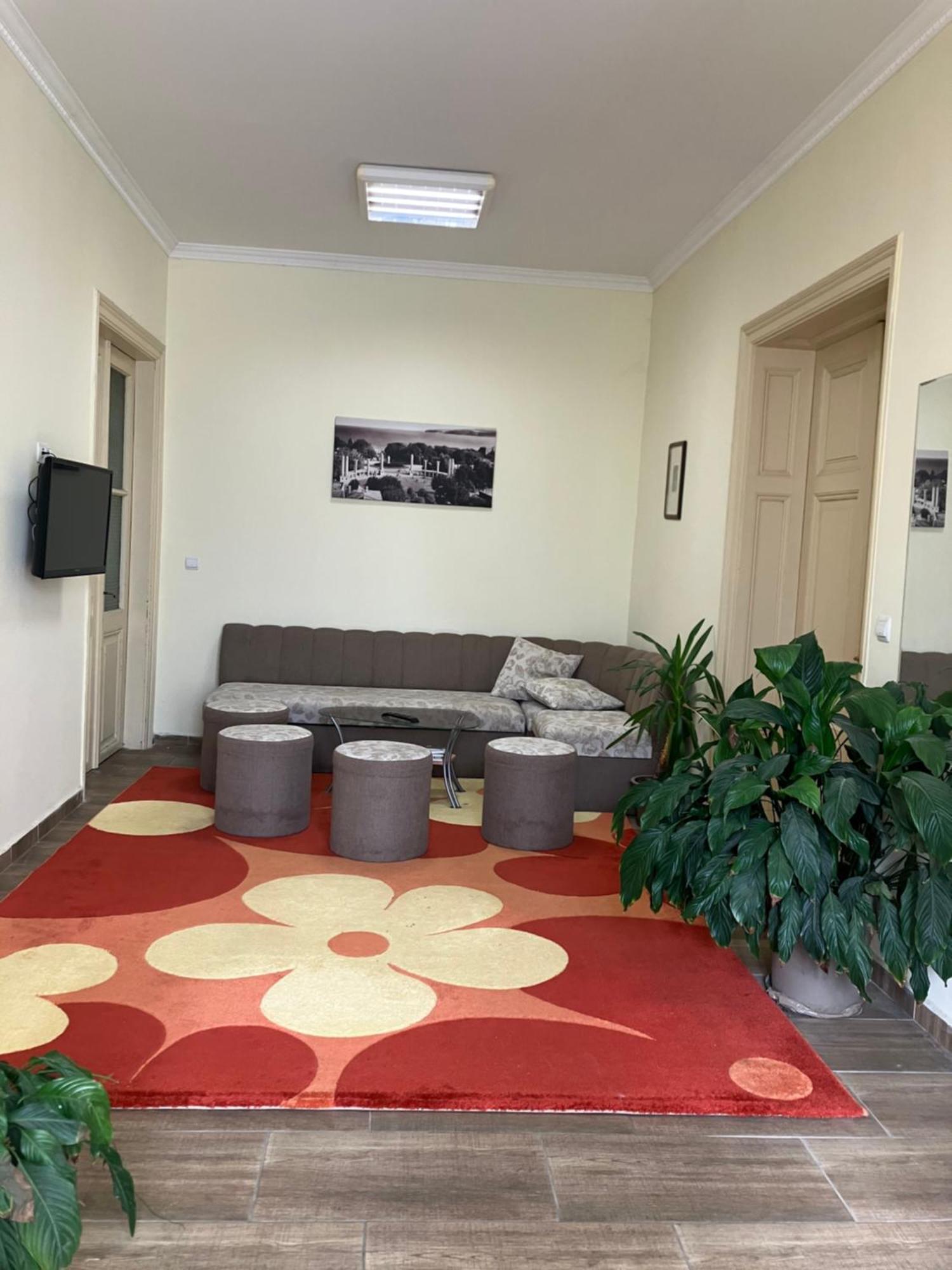 Hostel Rayska Yabalka Varna Extérieur photo